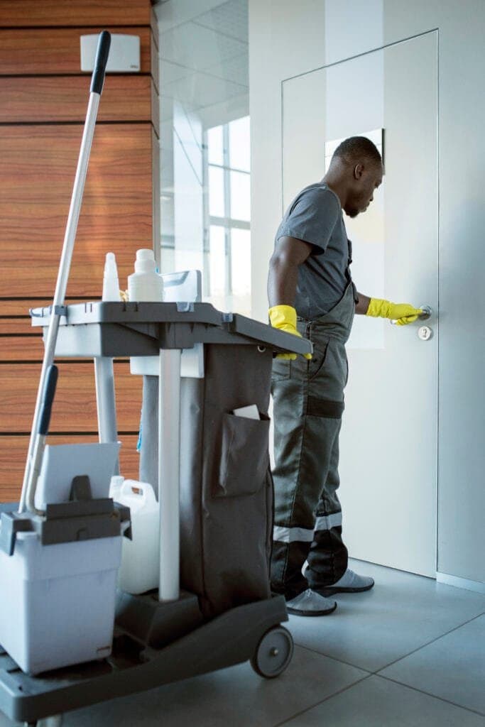 5 Signs You Need to Call In a Professional Cleaning Service